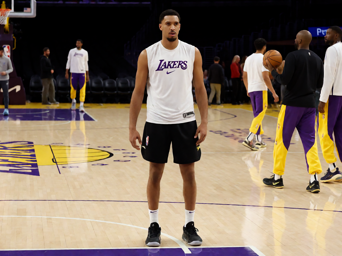 NBA湖人队主场备战季后赛的激烈氛围